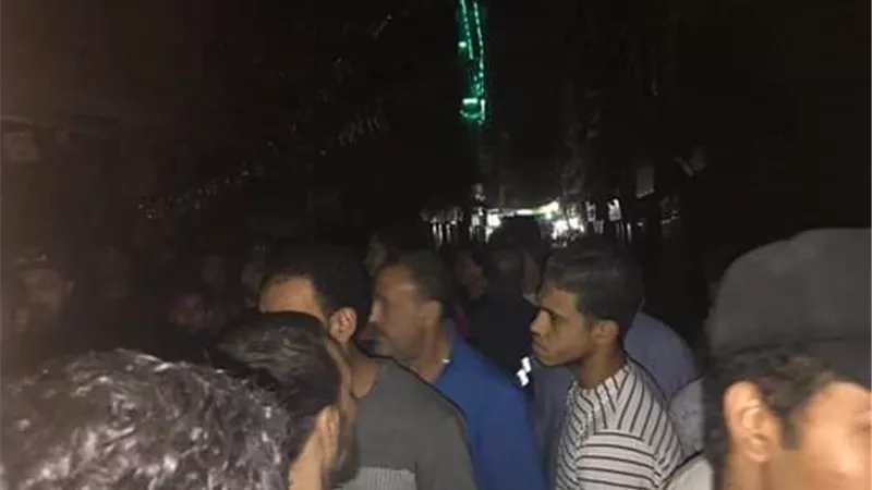 انفجار محول الكهرباء الرئيسى بالزاوية وانقطاع الكهرباء عن كامل المنطقة