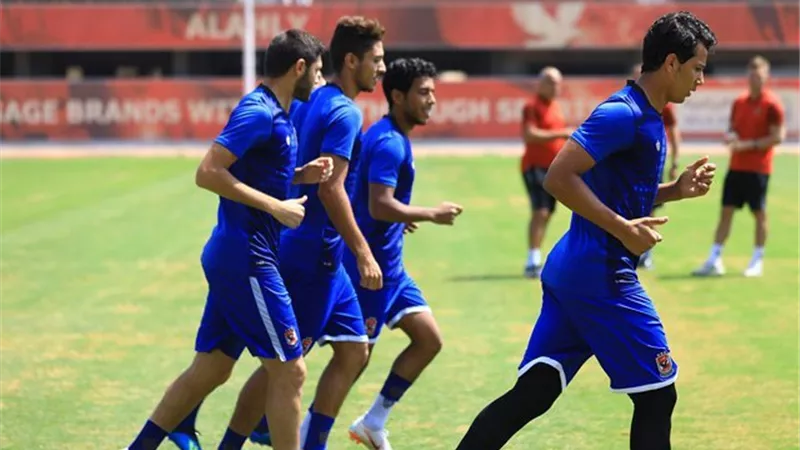 مهاجم الأهلي يقرر الرحيل نهاية الموسم