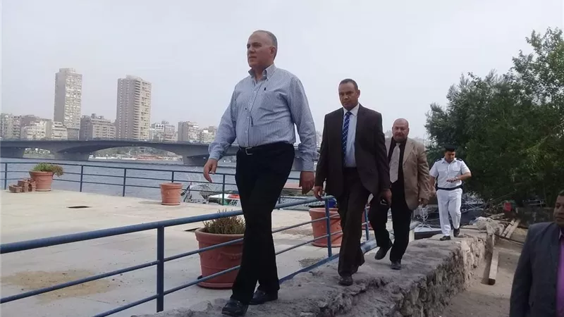 وزير الرى يتفقد ازالة التعديات على النيل في المعادي والمنيب والجيزة
