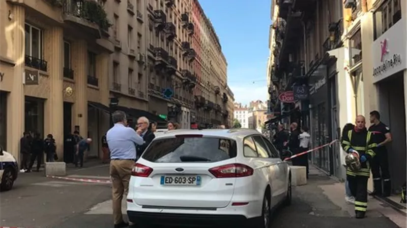 انفجار في شارع للمشاة بمدينة فرنسية.. صور