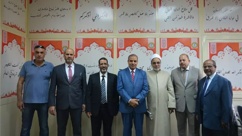 رئيس جامعة الأزهر يتفقد لجان الامتحانات الإلكترونية للمكفوفين
