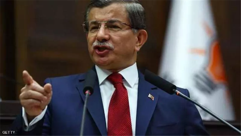 داود أوغلو ينتقد سياسات أردوغان مجددا: تركيا تفقد الأمل