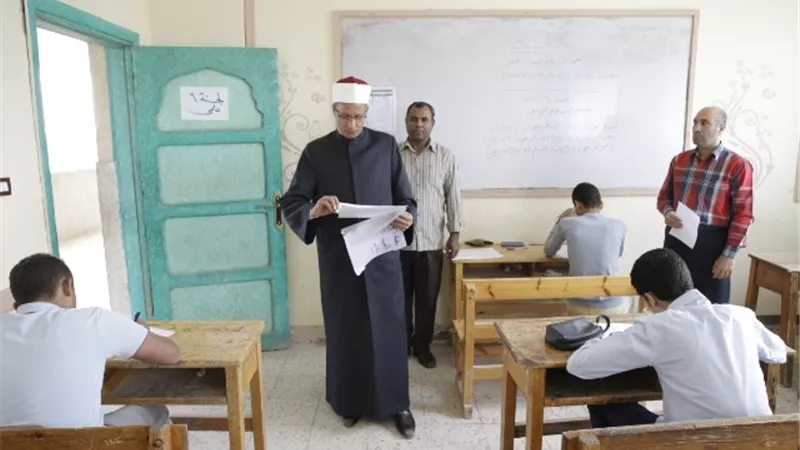 وكيل الأزهر : يتفقد لجان الثانوية الأزهرية وكنترولها