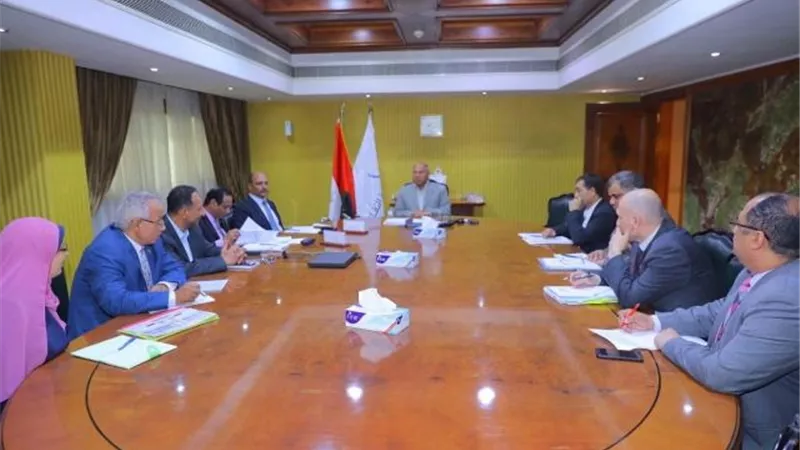 وزير النقل يوجه بتشكيل لجنتين لاعداد اللائحة التنفيذية لجهاز النقل البرى