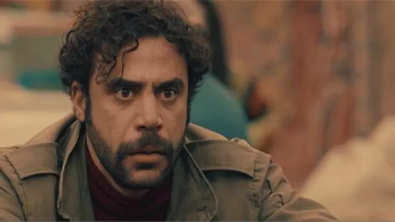 زاهي حواس يشن هجوماً علي ابن الزعيم بسبب تجارة الآثار