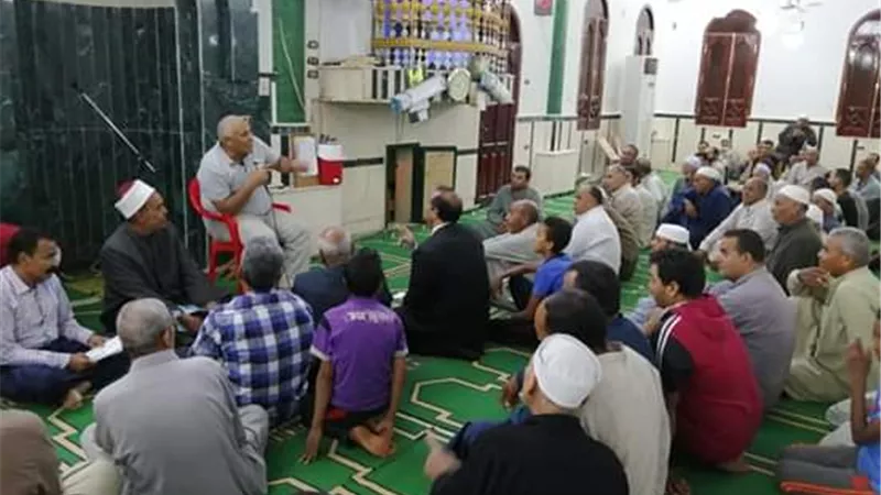 محافظ الوادى الجديد يبحث دراسة إنشاء وحدة صحية بحي ٢٥ يناير