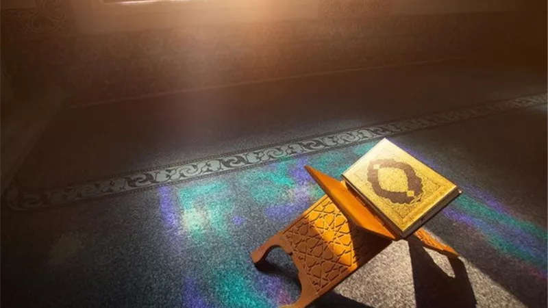 ماذا كان يفعل الرسول في العشر الأواخر من رمضان؟