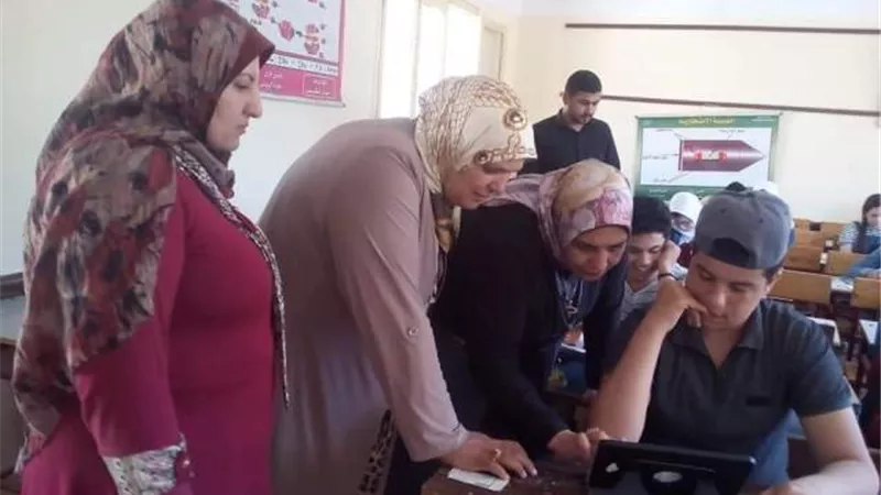 القلم الالكتروني لا يعمل في رياضيات اولى ثانوي بالبحيرة
