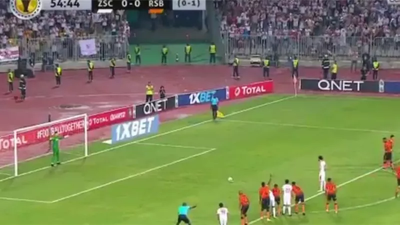 بالفيديو.. الفار يحتسب ركلة جزاء للزمالك أمام نهضة بركان