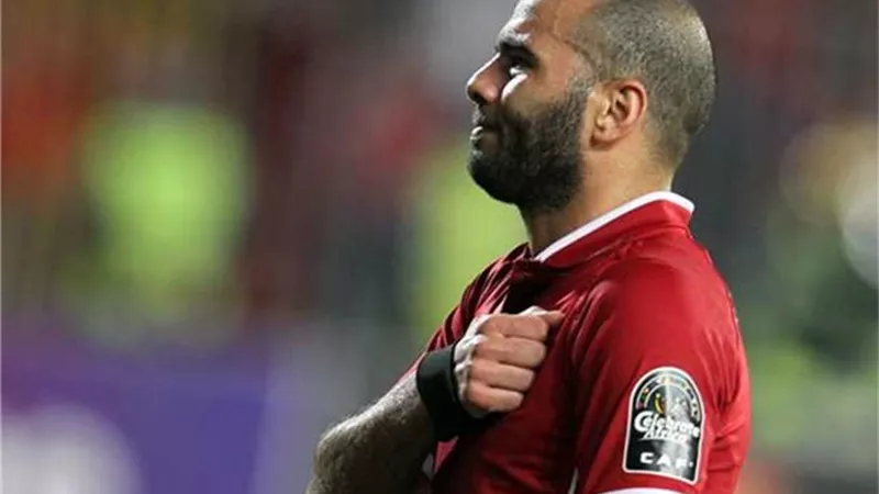 أيمن يونس يكشف سر تشجيع عماد متعب للزمالك فى نهائي الكونفدرالية