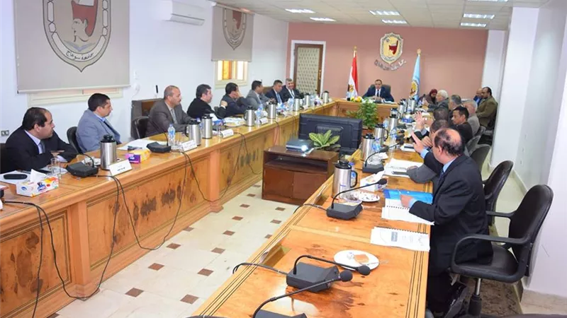إنشاء مراكز لخدمة المجتمع و تسويق منتجات الجامعة ودار للمغتربات وحضانات ومدارس ومعاهد