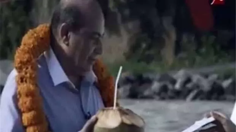 رامز جلال لطارق الشناوى : 