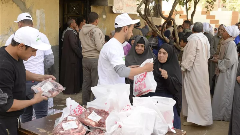 الأورمان توزع 21 ألف كرتونة مواد غذائية و 56 ألف كيلو لحوم على غير القادرين بالأقصر