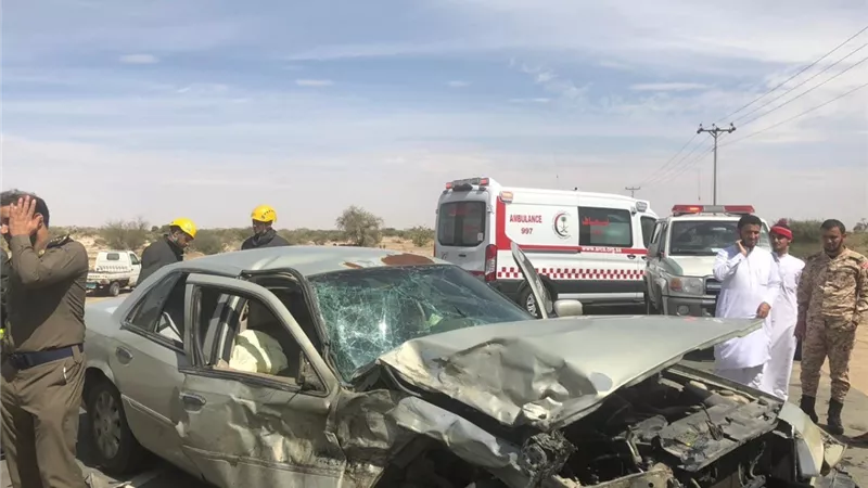 مصرع شخصين وإصابة 3 إثر انقلاب سيارة ملاكى فى الشيخ زايد
