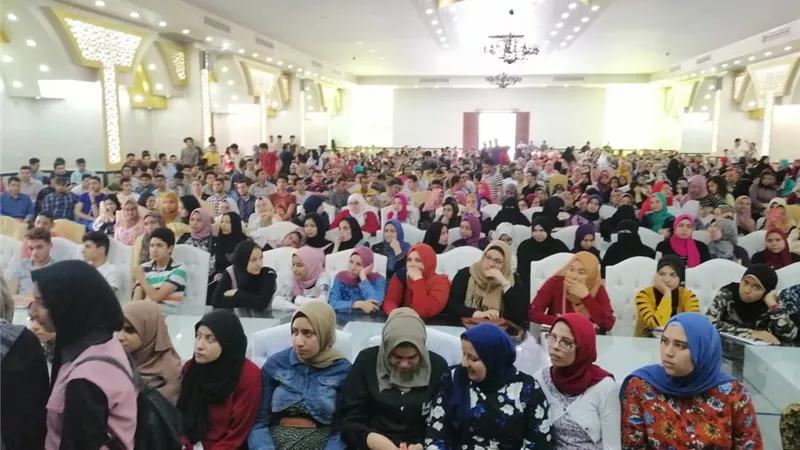 محافظ كفرالشيخ يتابع الإقبال المكثف علي القوافل التعليمية المجانية