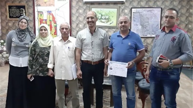 رئيس جهاز مدينة الشروق يُكرم الموظف المثالى عن شهر مايو 2019