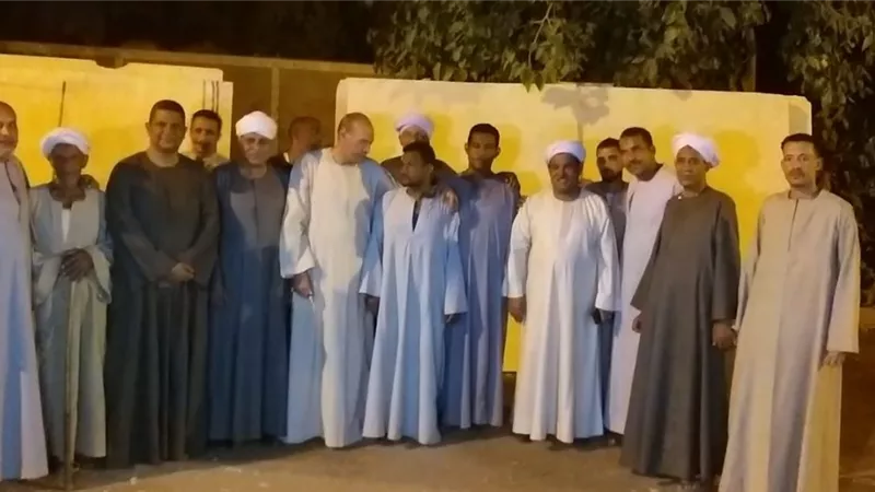 نائب نقادة ينجح فى إنهاء خصومة بين عائلتين