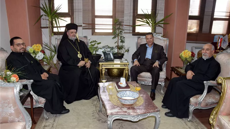 محافظ بني سويف يلتقى الأنبا توماس مطران الكاثوليك بالجيزة وبني سويف والفيوم