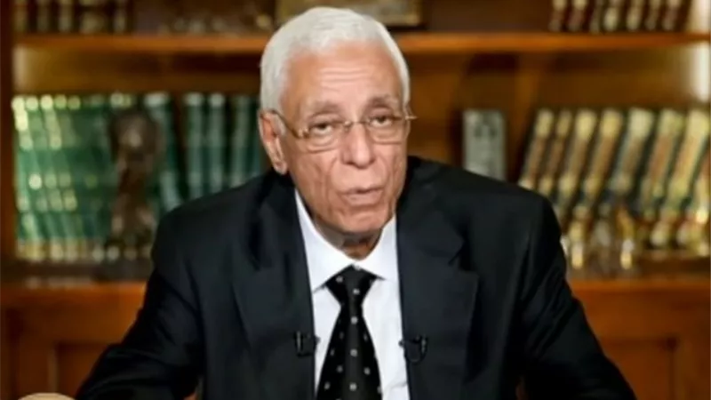 حسام موافي يكشف 3 أسباب لاحتباس البول وطرق علاجه.. فيديو