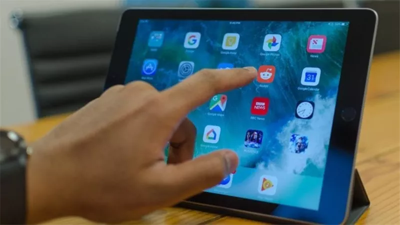 التعليم تجيب على تساؤلات اولى ثانوي بشأن صعوبة استخدام التابلت