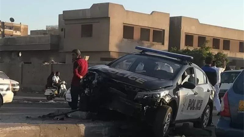السرعة الزائدة وراء حادث سيارة شرطة مع سيارة أجرة بضواحى بورسعيد