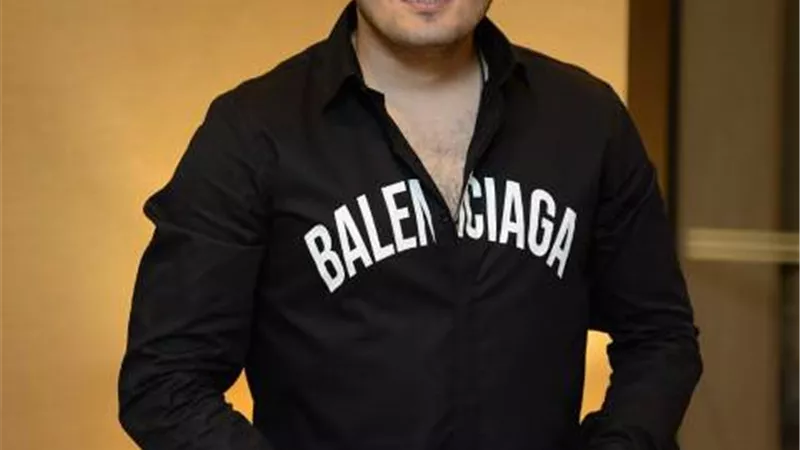 أحمد زعيم يتألق فى حفل غنائى