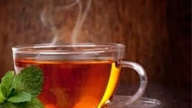 لا تشرب الشاي بعد الإفطار .. تعرف على السبب