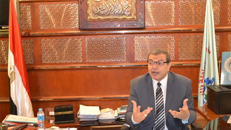 القوى العاملة: إيقاف نشاط شركتين لإلحاق العمالة بالخارج لمخالفة القانون