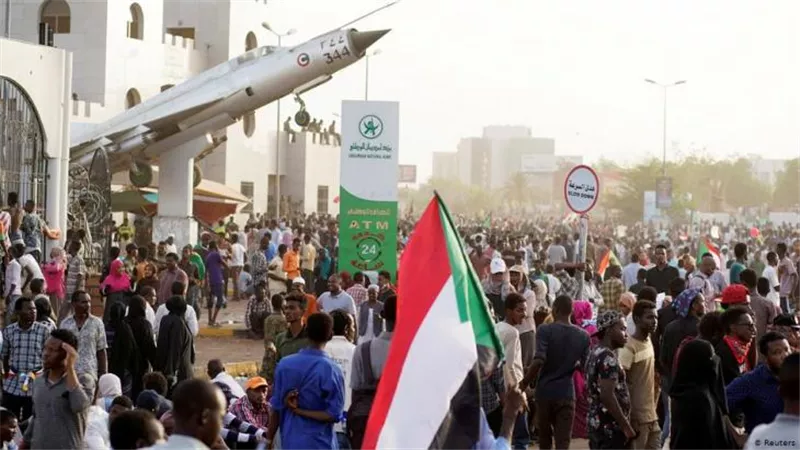 مقتل امرأة وجنينها بعد إطلاق نار في اعتصام القيادة العامة بالسودان