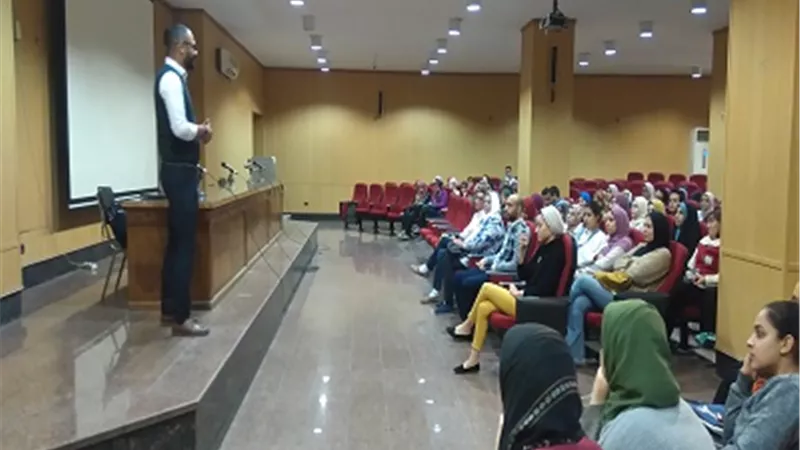 ألسن عين شمس تفعل الشراكة المجتمعية مع فودافون