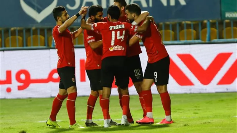 طرد لاعب الأهلي السابق من معسكر جنوب إفريقيا