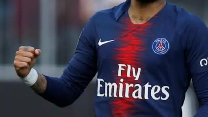 شاهد.. نيمار يعتدي على زميله خلال تدريبات السامبا