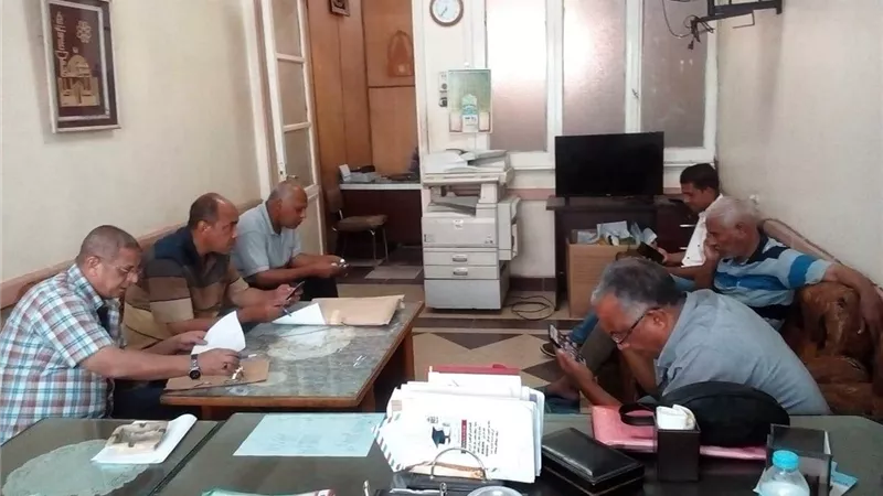 محافظ أسوان : إنتظام أداء طلاب الصف الأول الثانوى بنسبة 100 %