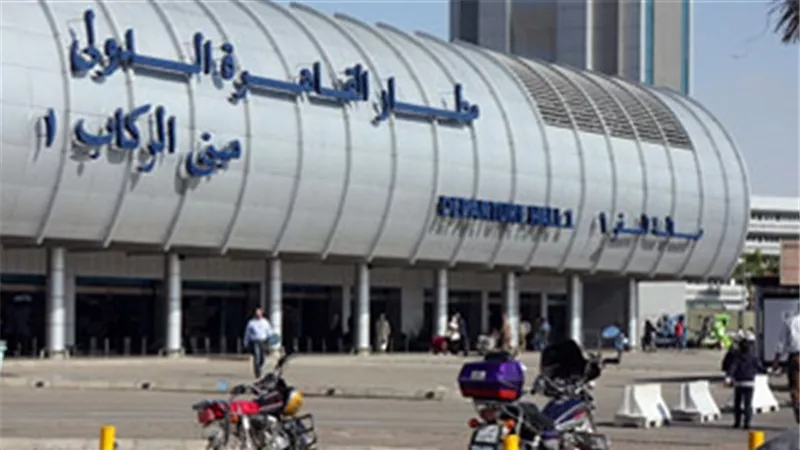وفد أمني بريطاني يتفقد الأجراءات الأمنية بمطار القاهرة