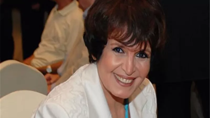 سميرة احمد تشيد بدينا الشربينى كافضل نجمة هذا العام فى رمضان