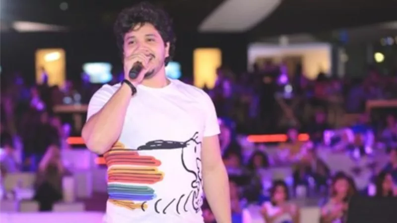بحضور هاني رمزي وخالد عليش مصطفى حجاج يتألق في سهرة رمضانية