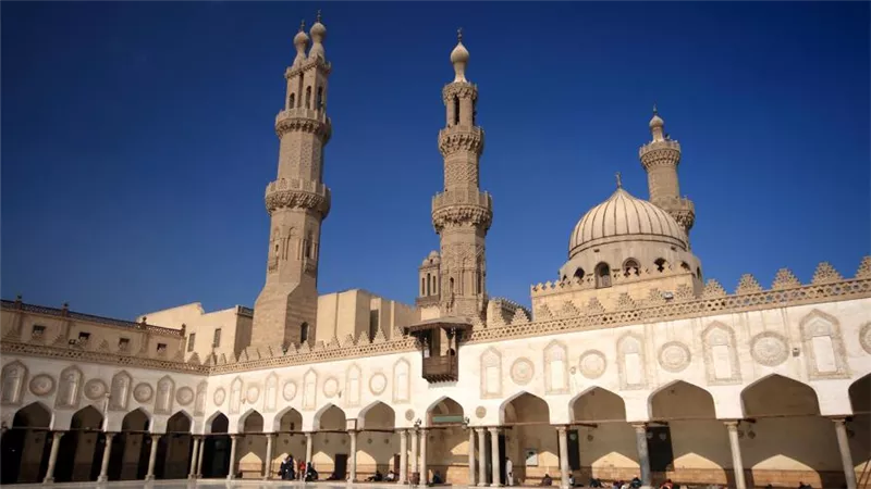 الجامع الازهر .. أسرار انحراف القبلة وحكايات باب المزينين والصعايدة