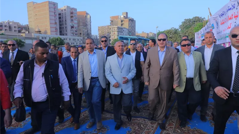 وزير النقل يشهد وضع حجر أساس مشروع إستثماري تابع للسكة الحديد ..صور