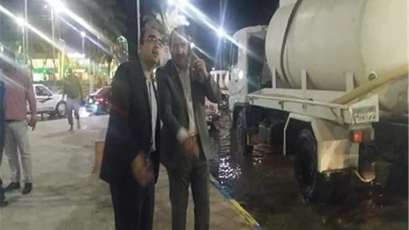 اصلاح انفجار ماسورة مياه أغرق أشهر ميادين الإسماعيلية ..صور