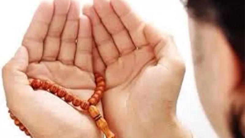 ثلاثة لا يرد الله تعالى دعواتهم ..فمن هم؟
