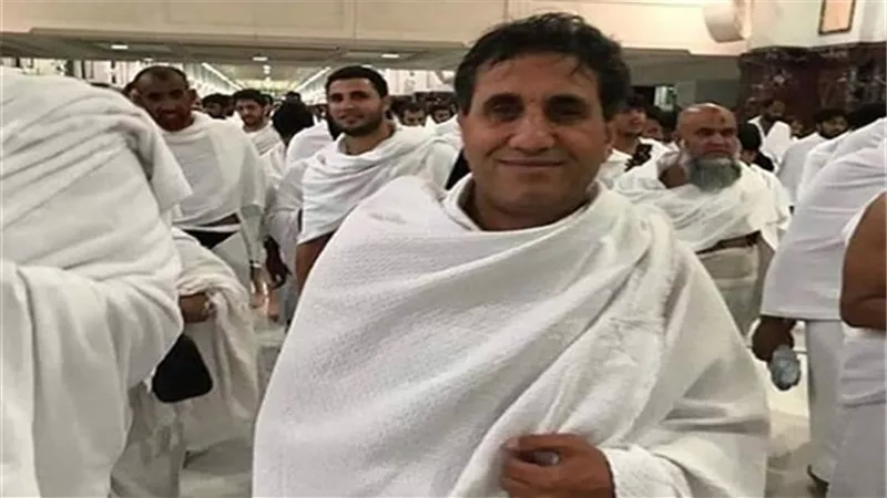 احمد شيبه يؤدى مناسك العمرة بالاراضي المقدسة
