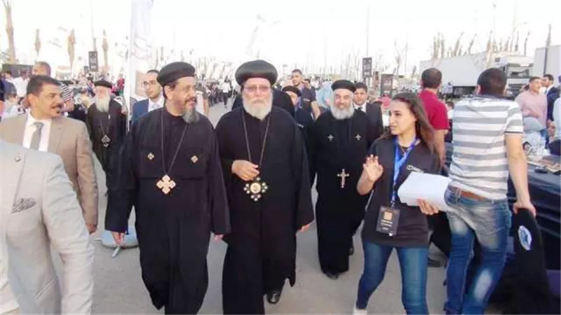 قيادات الكنيسة تشارك بأكبر مائدة إفطار فى العالم بالعاصمة الإدارية.. بالفيديو