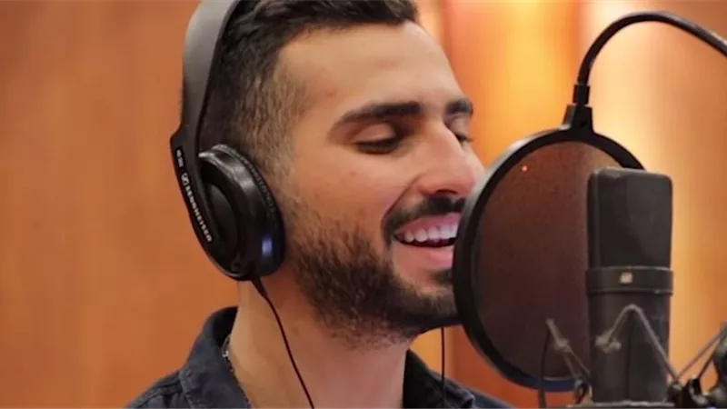 بالفيديو محمد الشرنوبى بطل اغنية فيلم 