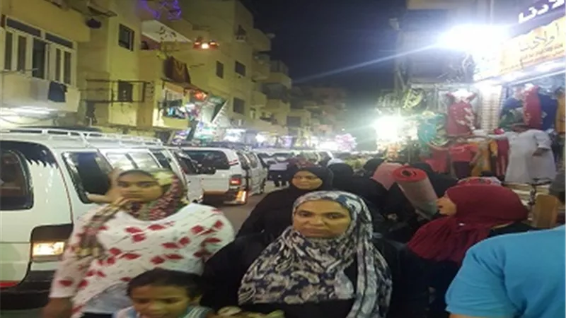 عندما يتحول شارع الصنايع إلى محور مرورى لسيارات الأجرة وسط الأقصر