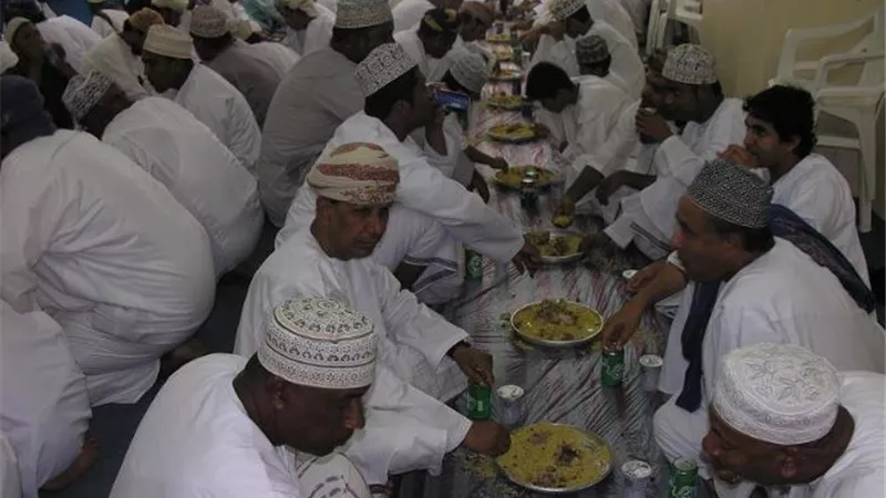 الكرم والقهوة والتمرمن طقوس أهل سلطنة عمان