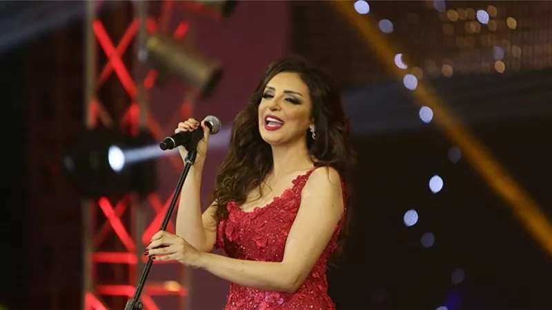بعد وعكتها الصحية... أنغام فى دولة خليجية