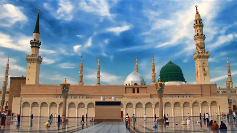المسجد النبوي .. ثاني أقدس موقع في الإسلام وأسرار جذع النخلة والقبة الزرقاء