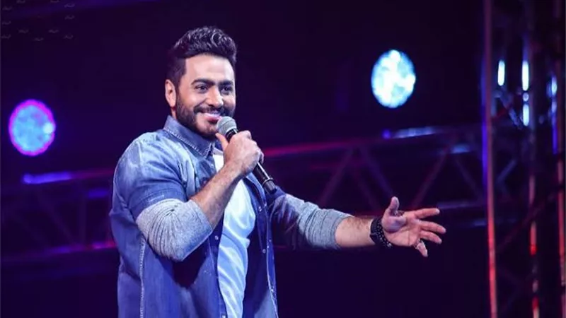 استعدادا لحفلة غدا .. تامر حسنى يشوق جمهور الامارات