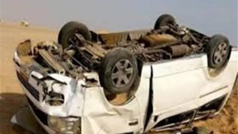 اصابة 6 فى انقلاب سيارة بالطريق الصحراوى الشرقى بسوهاج