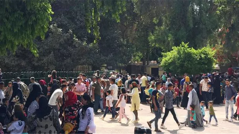 125 الف زائر لحديقة الحيوان في أخر ايام عيد الفطر.. بالصور